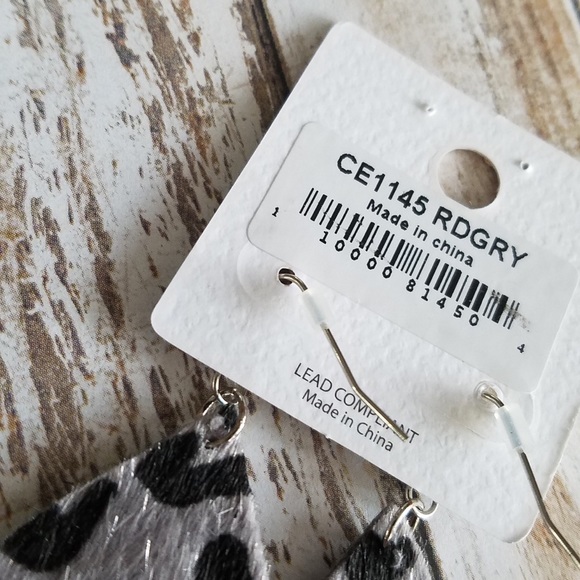 Animal Print Earrings - Picture 5 of 6